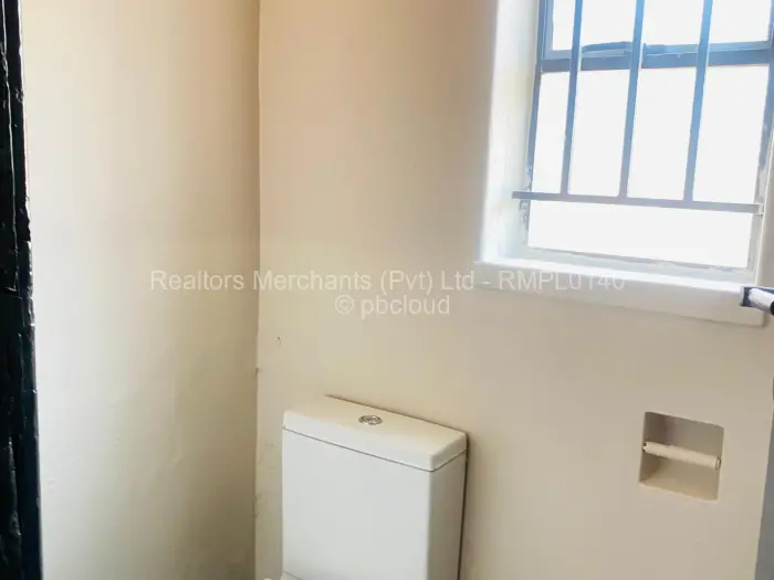 5 Bedroom House to Rent in Greendale North