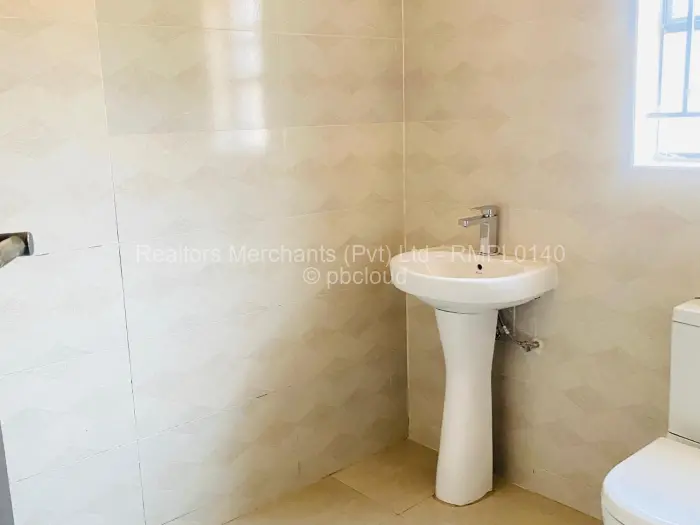 5 Bedroom House to Rent in Greendale North