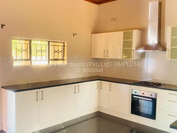 5 Bedroom House to Rent in Greendale North