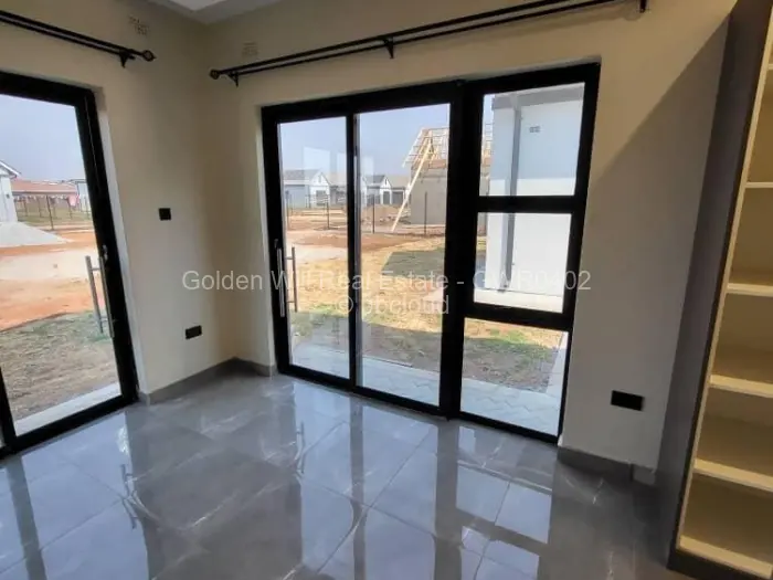 Townhouse/Complex/Cluster to Rent in Fairview