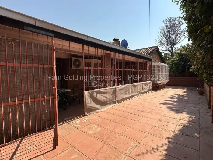Townhouse/Cluster for Sale in Hillside Byo, Bulawayo