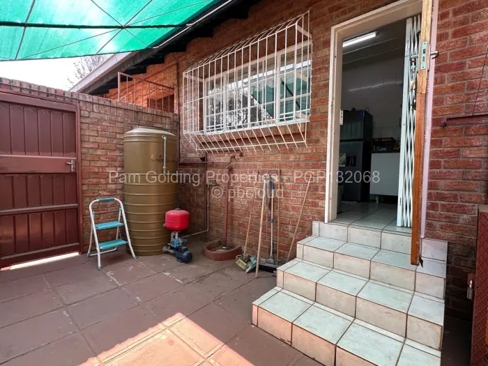 Townhouse/Cluster for Sale in Hillside Byo, Bulawayo