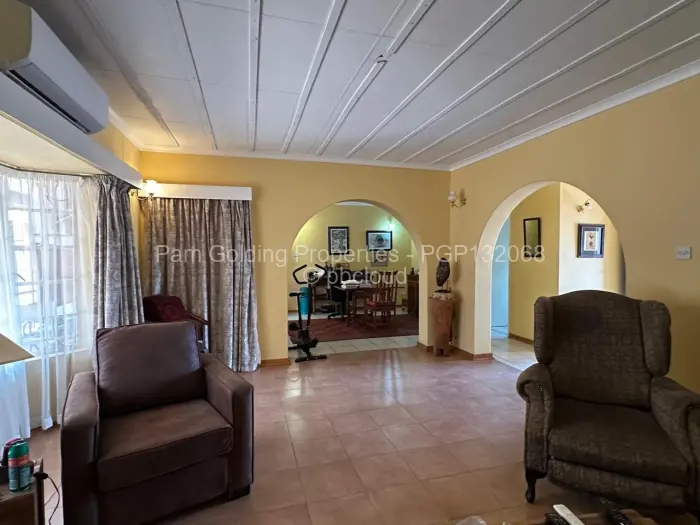 Townhouse/Cluster for Sale in Hillside Byo, Bulawayo