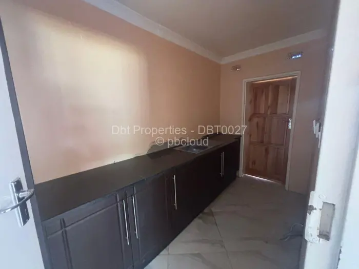 Commercial Property to Rent in Newlands