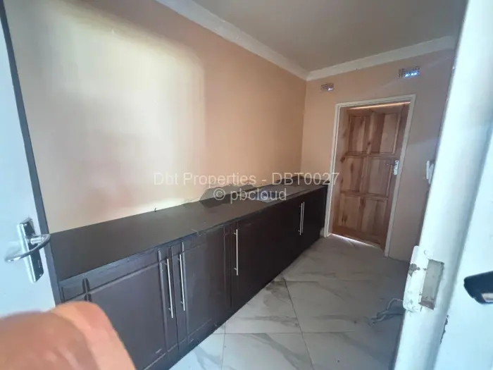 Commercial Property to Rent in Newlands