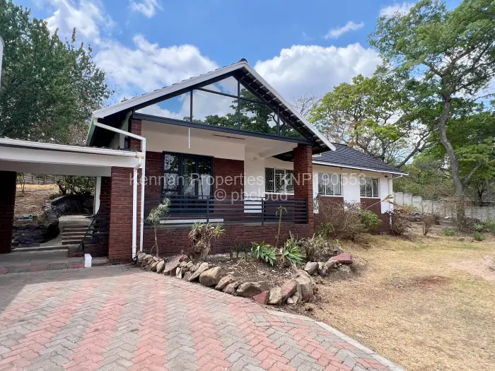 4 Bedroom House to Rent in Glen Lorne
