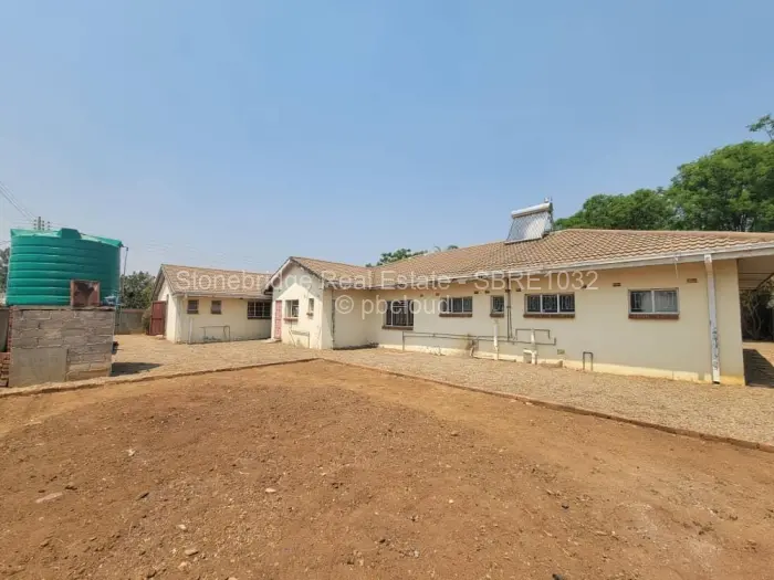 4 Bedroom House for Sale in Selbourne Park, Bulawayo