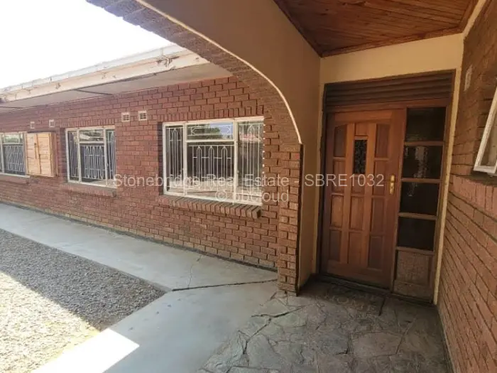 4 Bedroom House for Sale in Selbourne Park, Bulawayo
