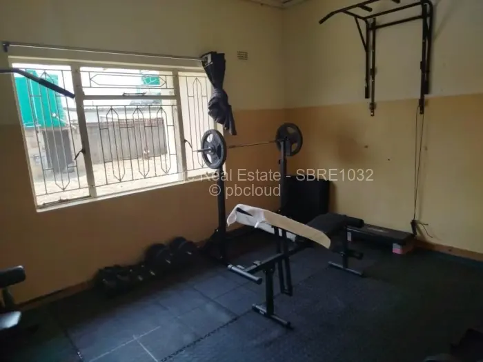 4 Bedroom House for Sale in Selbourne Park, Bulawayo