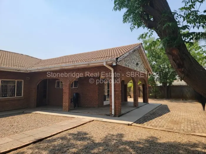 4 Bedroom House for Sale in Selbourne Park, Bulawayo