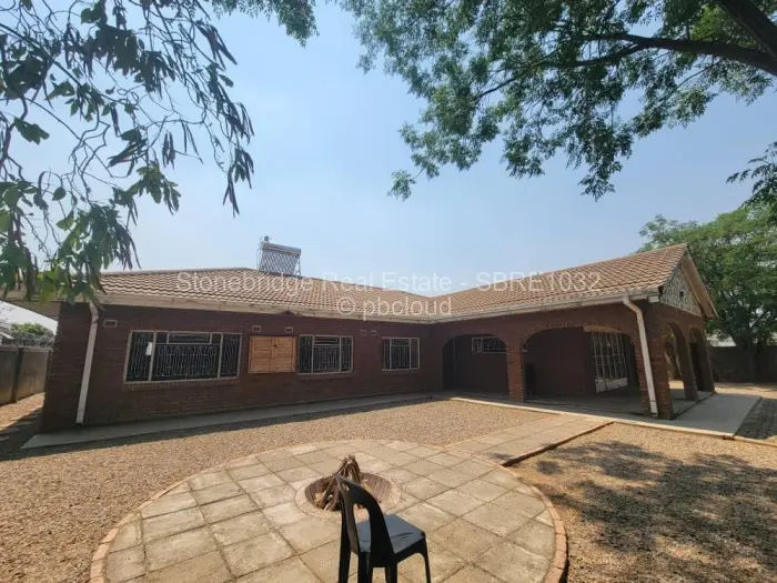 4 Bedroom House for Sale in Selbourne Park, Bulawayo