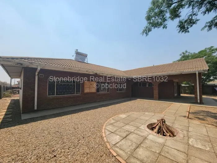 4 Bedroom House for Sale in Selbourne Park, Bulawayo