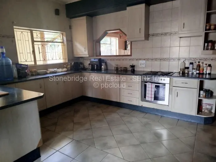 4 Bedroom House for Sale in Selbourne Park, Bulawayo