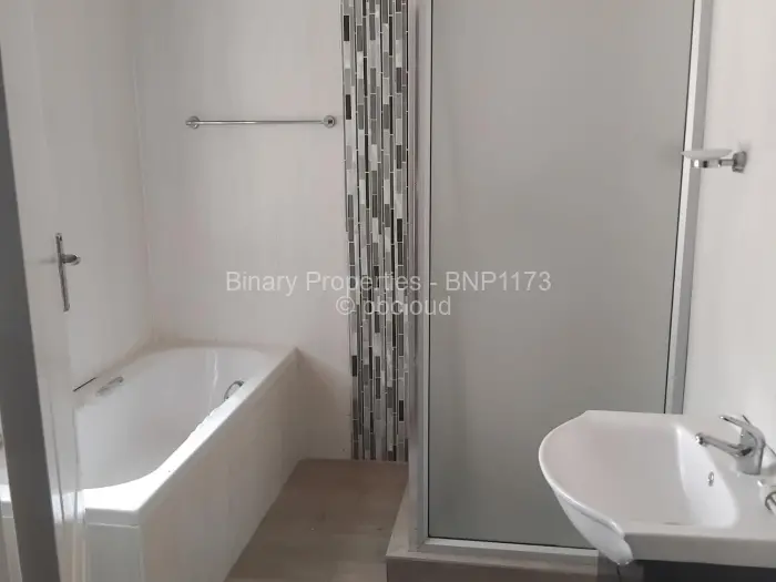 5 Bedroom House to Rent in Gletwin Park, Harare