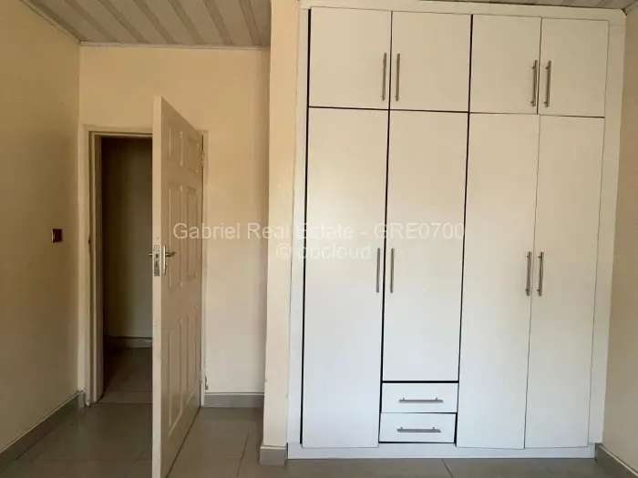 7 Bedroom House for Sale in Hatfield, Harare