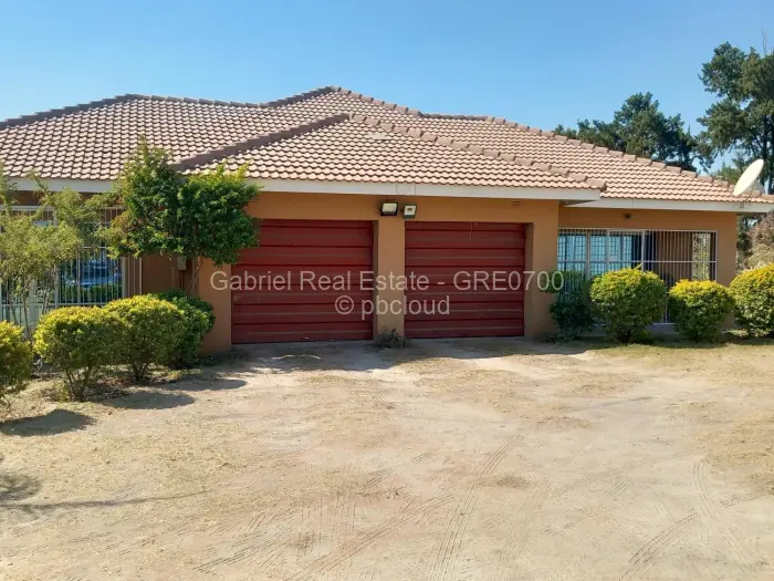 7 Bedroom House for Sale in Hatfield, Harare