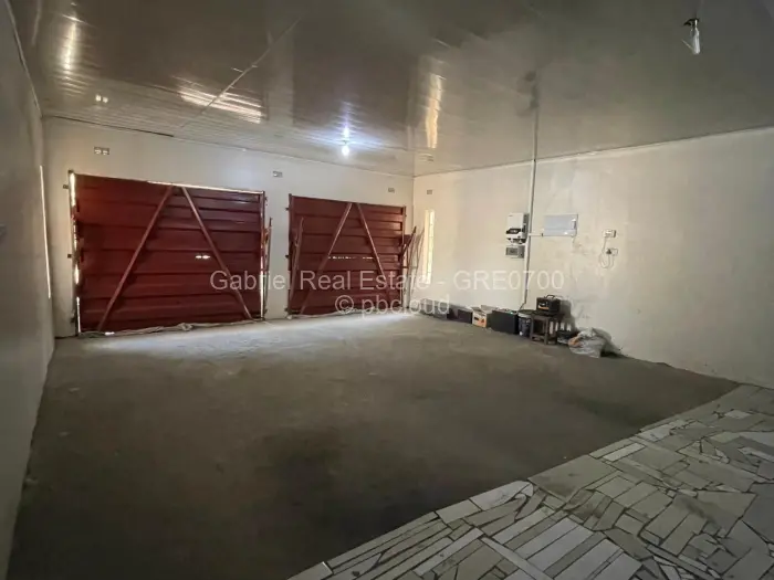 7 Bedroom House for Sale in Hatfield, Harare