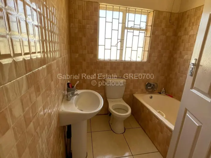 7 Bedroom House for Sale in Hatfield, Harare