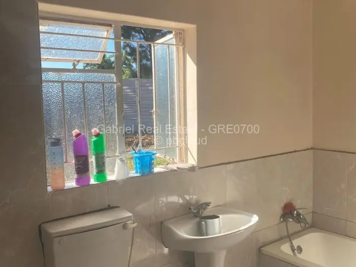 7 Bedroom House for Sale in Hatfield, Harare