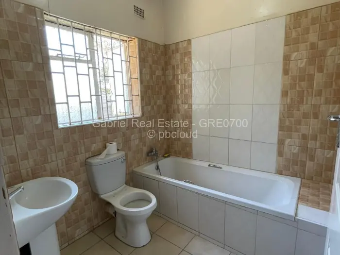 7 Bedroom House for Sale in Hatfield, Harare