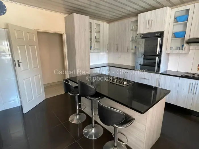 7 Bedroom House for Sale in Hatfield, Harare