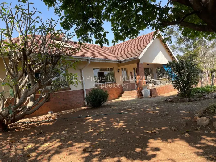 3 Bedroom House for Sale in Ilanda, Bulawayo