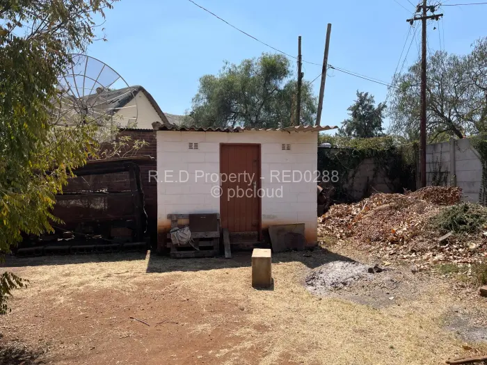3 Bedroom House for Sale in Ilanda, Bulawayo