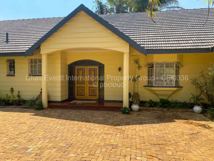 4 Bedroom House for Sale in Kumalo, Bulawayo
