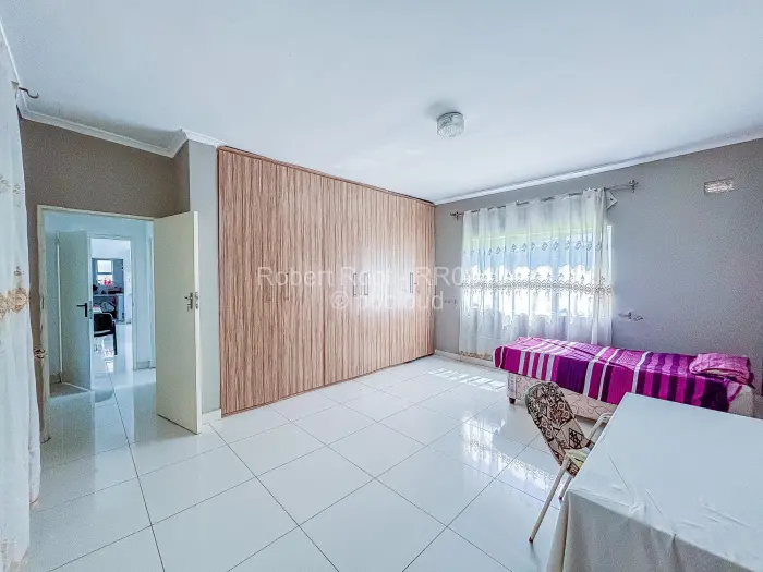 7 Bedroom House for Sale in Chisipite, Harare