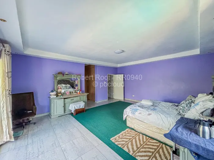 7 Bedroom House for Sale in Chisipite, Harare