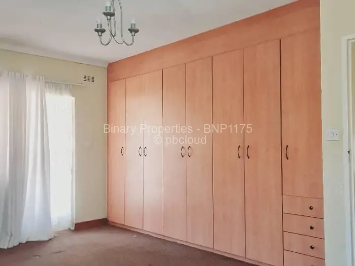Townhouse/Complex/Cluster to Rent in Newlands