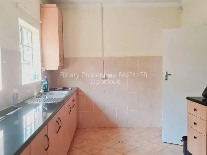 Townhouse/Complex/Cluster to Rent in Newlands