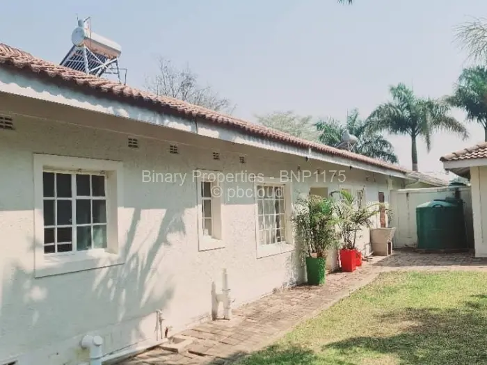 Townhouse/Complex/Cluster to Rent in Newlands