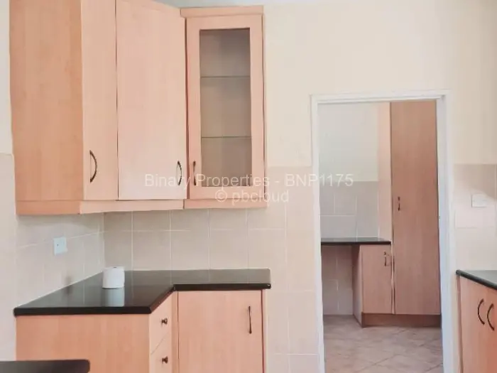 Townhouse/Complex/Cluster to Rent in Newlands