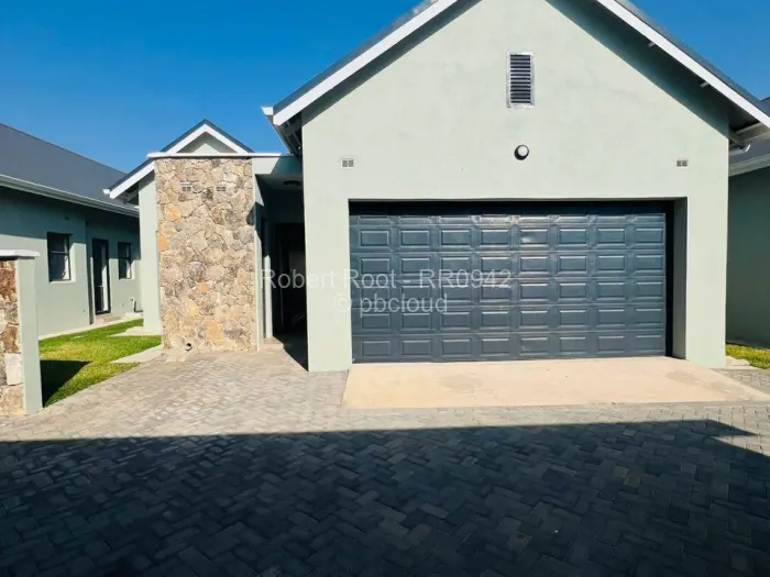 Townhouse/Complex/Cluster to Rent in Borrowdale