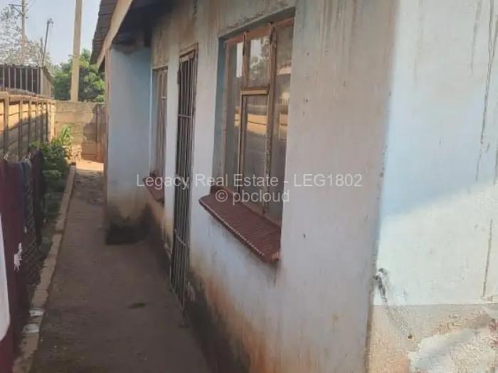 4 Bedroom House for Sale in Dzivarasekwa, Harare