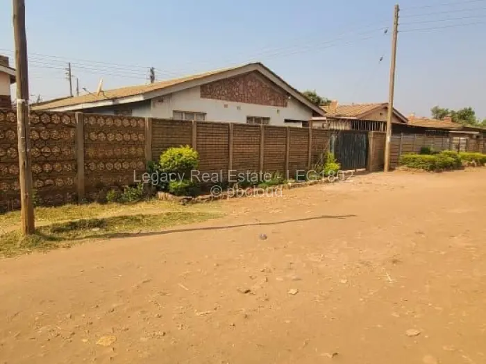 4 Bedroom House for Sale in Dzivarasekwa, Harare