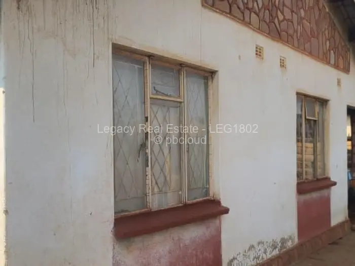 4 Bedroom House for Sale in Dzivarasekwa, Harare