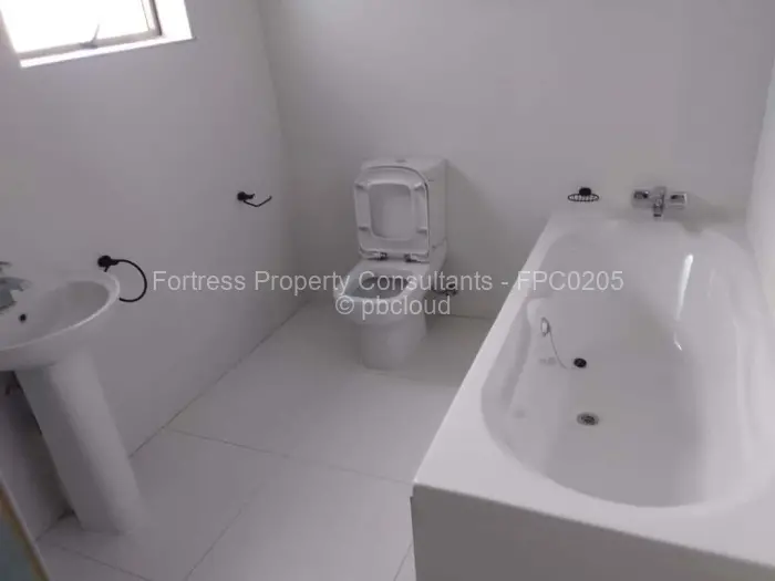 Townhouse/Complex/Cluster to Rent in Newlands