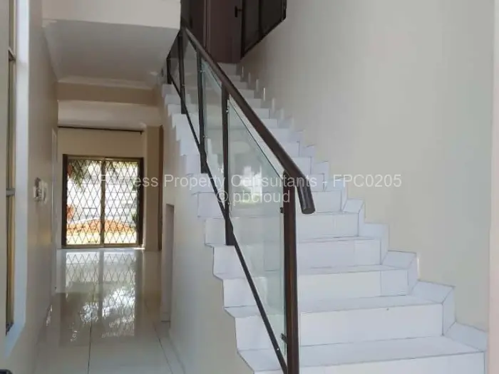 Townhouse/Complex/Cluster to Rent in Newlands