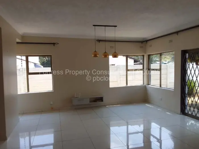 Townhouse/Complex/Cluster to Rent in Newlands