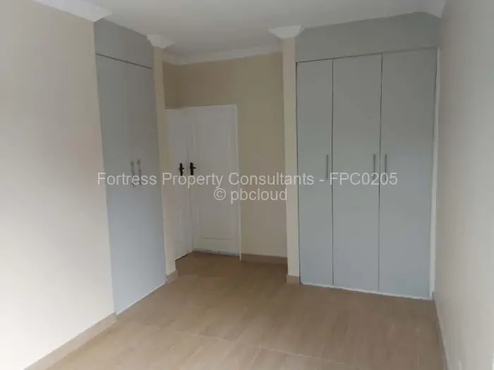 Townhouse/Complex/Cluster to Rent in Newlands