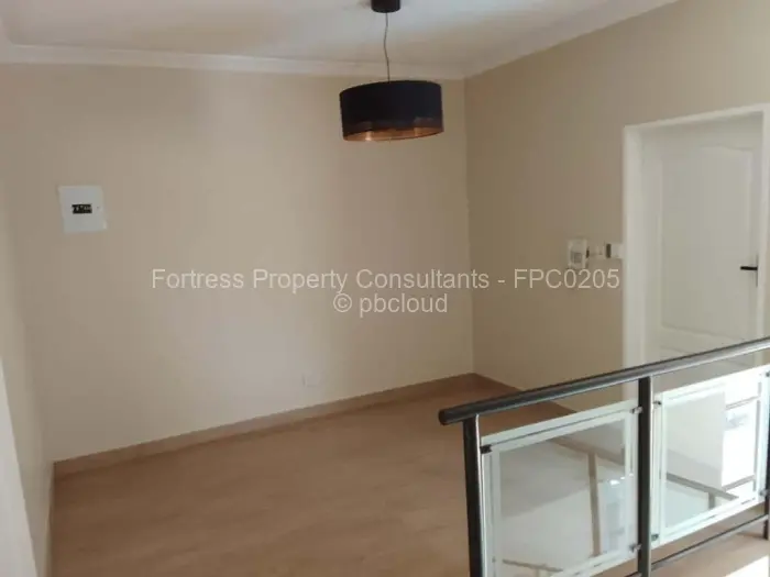 Townhouse/Complex/Cluster to Rent in Newlands