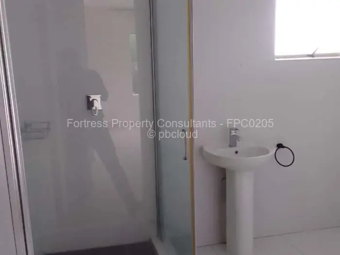 Townhouse/Complex/Cluster to Rent in Newlands
