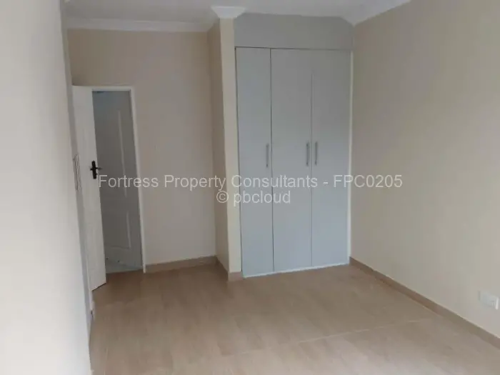 Townhouse/Complex/Cluster to Rent in Newlands
