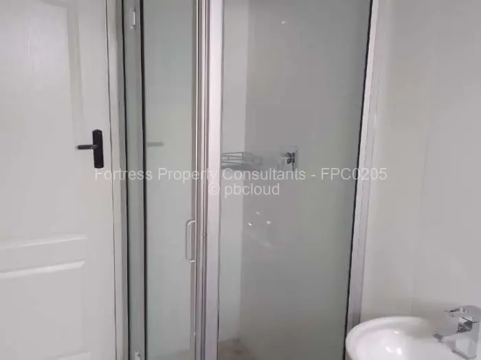 Townhouse/Complex/Cluster to Rent in Newlands