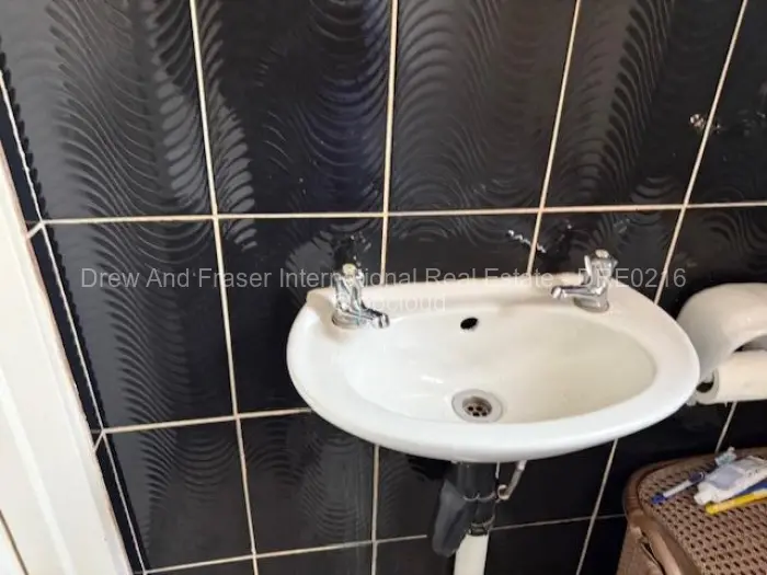 2 Bedroom Cottage/Garden Flat for Sale in Zimre Park, Harare