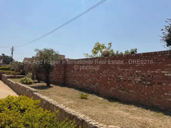 2 Bedroom Cottage/Garden Flat for Sale in Zimre Park, Harare