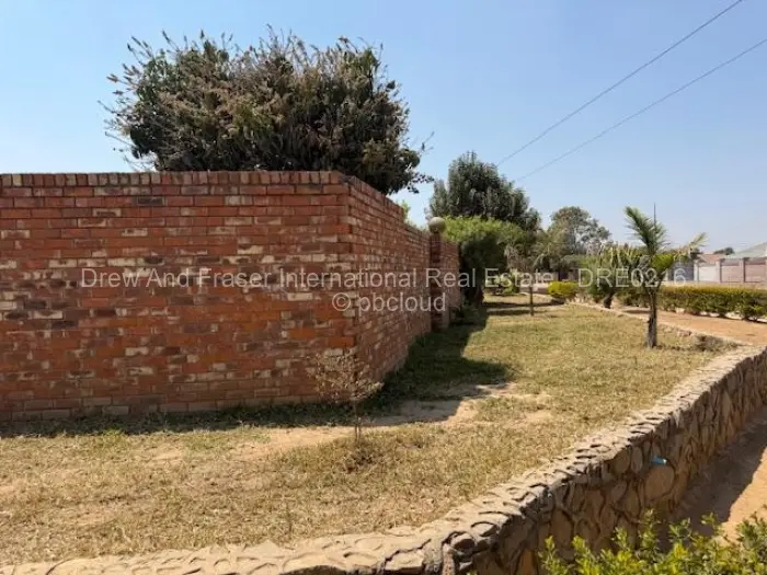 2 Bedroom Cottage/Garden Flat for Sale in Zimre Park, Harare