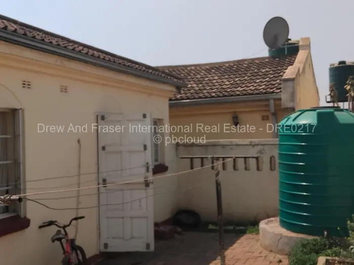 Townhouse/Complex/Cluster for Sale in Bluff Hill, Harare
